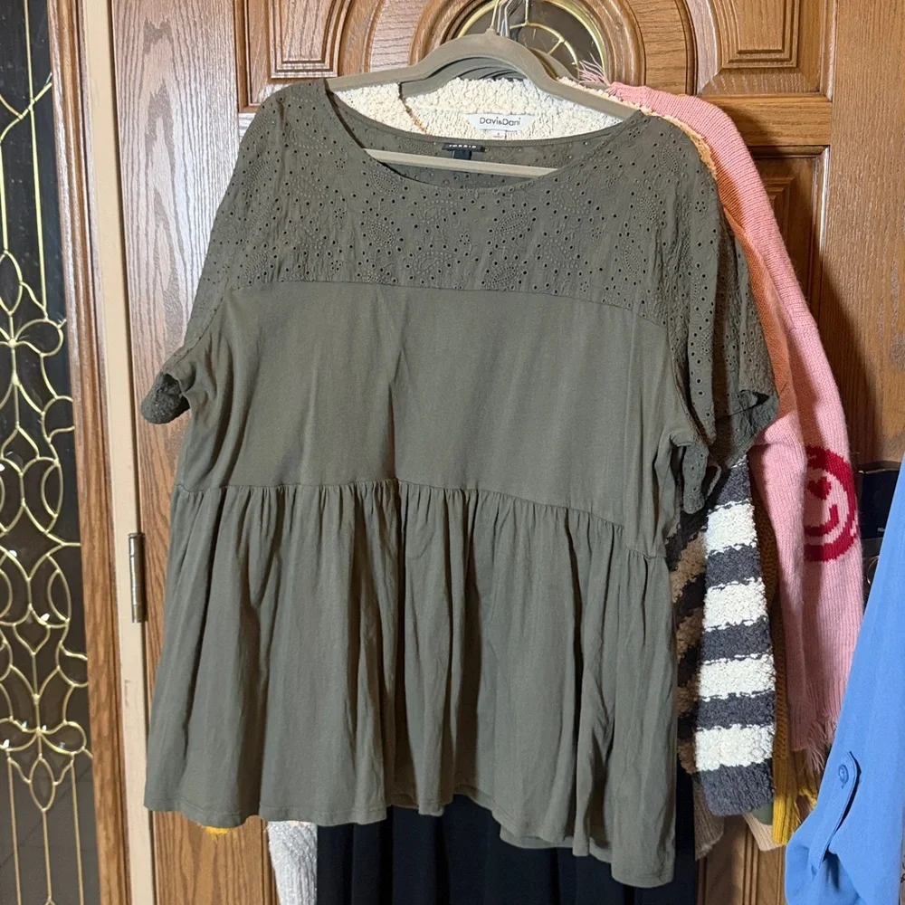 Torrid Green - Picture 1 of 1